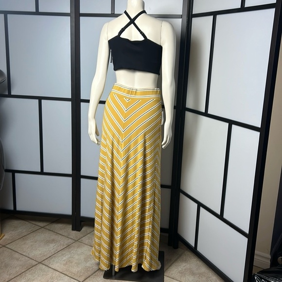 Westport Stripe Maxi Long Yellow Black White  Skirt Elastic Waist Size Medium - Picture 8 of 17
